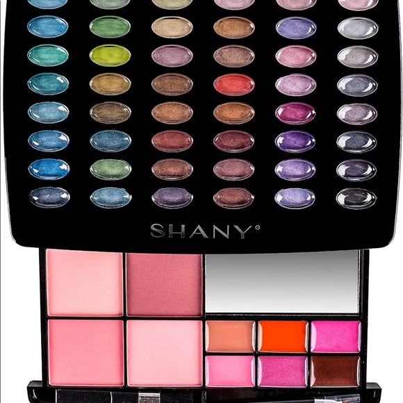 GLAMOUR GIRL MAKEUP KIT - Picture 2 of 6